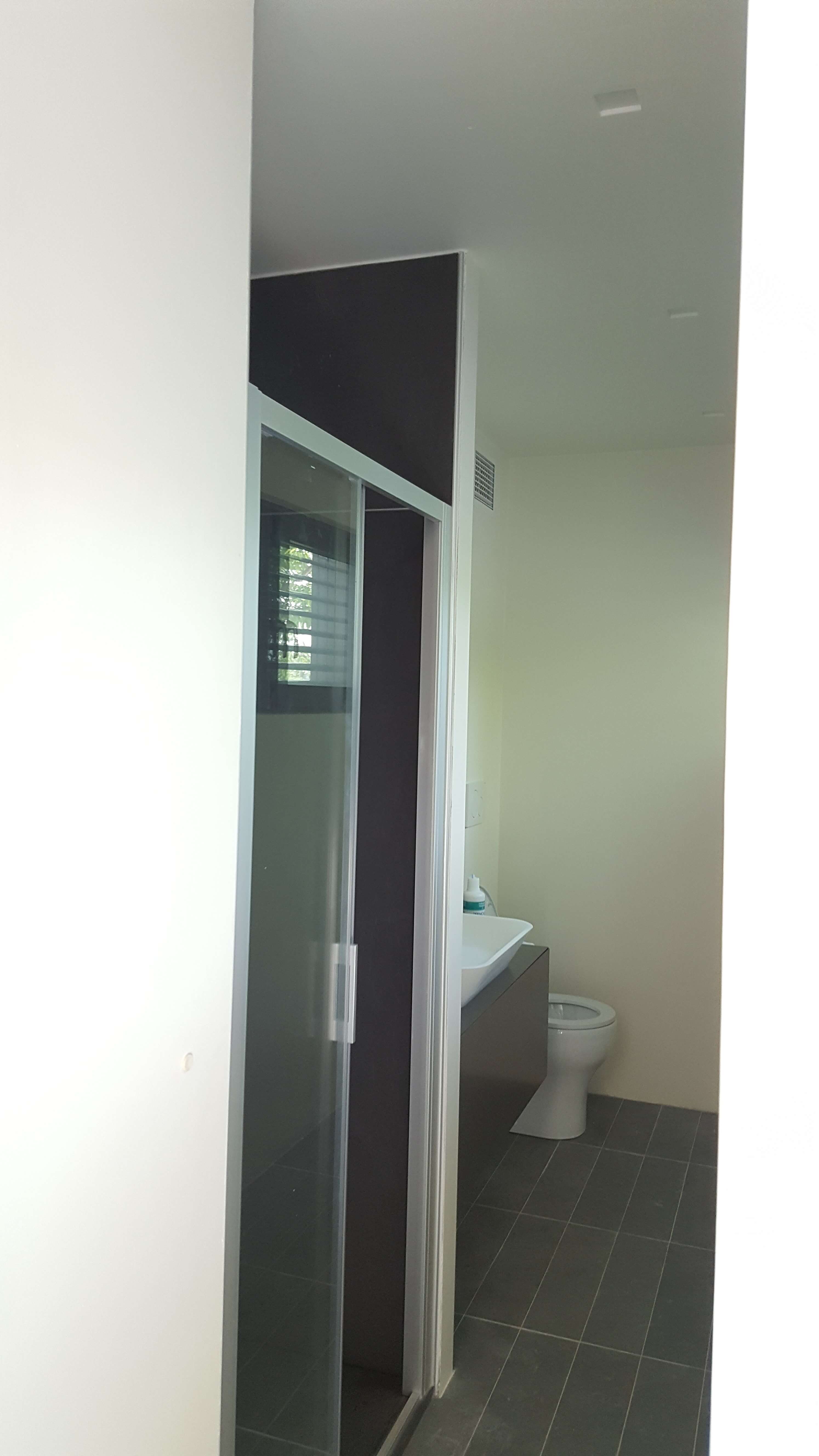 Casa in bioedilizia - dettaglio su bagno