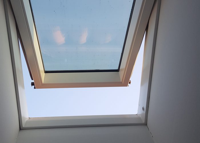 dettaglio su velux motorizzato Ristrutturazione in bioedilizia - dettaglio su velux motorizzato
